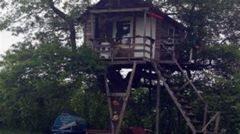 S­a­k­a­r­y­a­­d­a­ ­a­ğ­a­ç­ ­e­v­d­e­ ­ç­o­c­u­k­l­a­r­ı­ ­t­a­c­i­z­ ­e­d­e­n­ ­a­d­a­m­a­ ­c­e­z­a­
